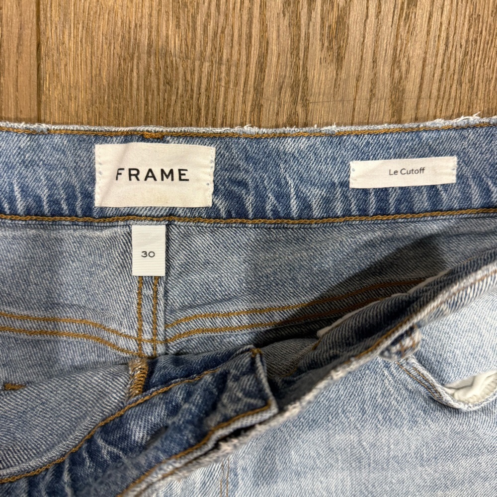 FRAME Le Cutoff Distressed Denim Shorts Light Wash Size 30 - Picture 3 of 7